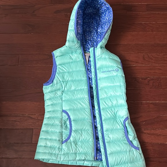 Small hole in back, otherwise good condition - Picture 1 of 3